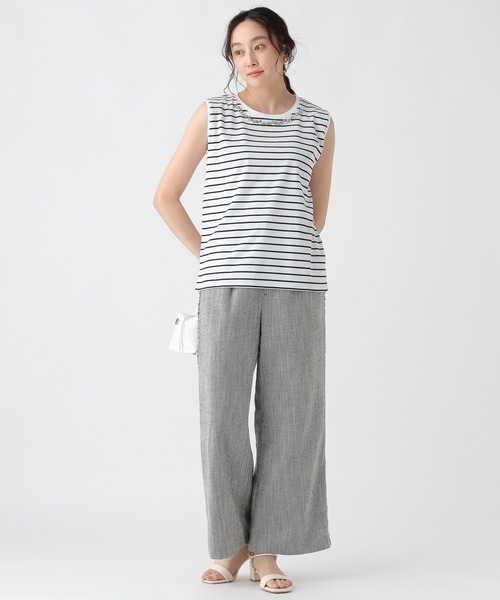 Elura(エルーラ)の「サマ見えビジューTシャツ/318898(Tシャツ/カットソー・レディース・ブラック/チャコールグレー/ブラック系その他/オフホワイト/ホワイト・FREE)」の15枚目の写真