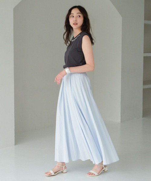 Elura(エルーラ)の「サマ見えビジューTシャツ/318898(Tシャツ/カットソー・レディース・ブラック/チャコールグレー/ブラック系その他/オフホワイト/ホワイト・FREE)」の6枚目の写真