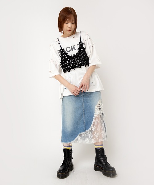 RNA（アールエヌエー）の「M2523 ダメージルーズＴ（Tシャツ/カットソー・レディース・ホワイト/スミクロ/レッド・MEDIUM）」の4枚目の写真