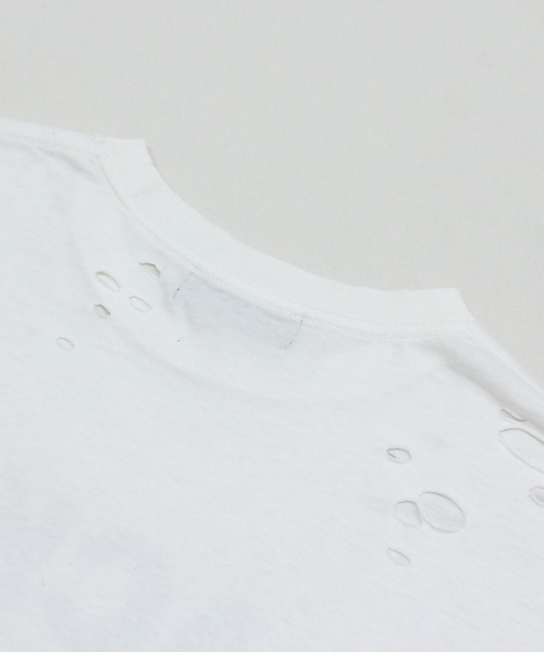 RNA（アールエヌエー）の「M2523 ダメージルーズＴ（Tシャツ/カットソー・レディース・ホワイト/スミクロ/レッド・MEDIUM）」の10枚目の写真
