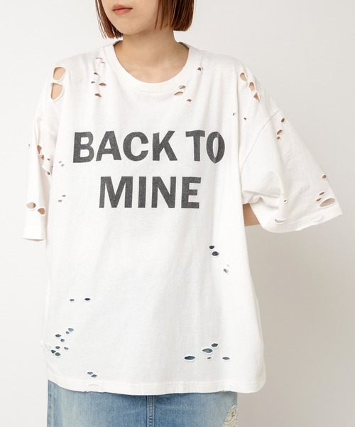 RNA（アールエヌエー）の「M2523 ダメージルーズＴ（Tシャツ/カットソー・レディース・ホワイト/スミクロ/レッド・MEDIUM）」の17枚目の写真