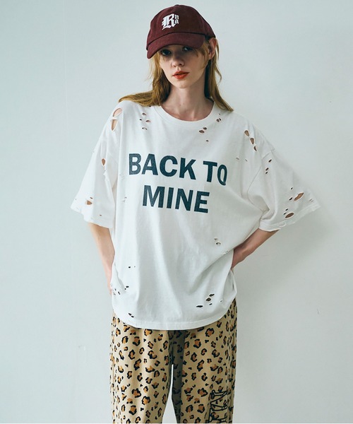 RNA（アールエヌエー）の「M2523 ダメージルーズＴ（Tシャツ/カットソー・レディース・ホワイト/スミクロ/レッド・MEDIUM）」の18枚目の写真