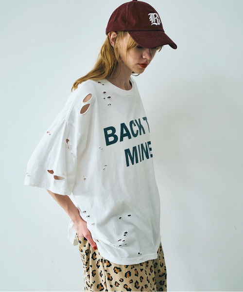 RNA（アールエヌエー）の「M2523 ダメージルーズＴ（Tシャツ/カットソー・レディース・ホワイト/スミクロ/レッド・MEDIUM）」の20枚目の写真