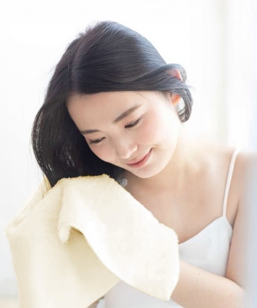 Miniministore（ミニミニストア）の「ヘアドライタオル 超高吸水速乾ヘアタオル（タオル・レディース・ピンク/オフホワイト/グレイッシュベージュ・FREE）」の2枚目の写真