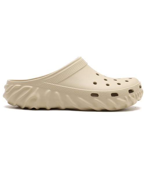 crocs(クロックス)の「crocs Salehe Bembury x Saru / クロックス サレヘ ベンバリー x サル(サンダル・メンズ・ベージュ・25.0cm/26.0cm/27.0cm/28.0cm/22.0cm/23.0cm/29.0cm/24.0cm)」の4枚目の写真