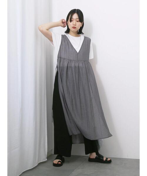 Samansa Mos2 blue(サマンサモスモスブルー)の「◎前後2wayサイドスリットワンピース(ワンピース・レディース・キナリ/ブラック/グレー・F)」の13枚目の写真