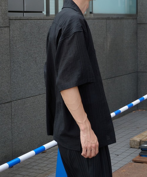 Perushu（ペルーシュ）の「オープンカラー楊柳ドットボタンシアーシャツ（シャツ/ブラウス・メンズ・アイボリー/ブラック/ブルー・MEDIUM/LARGE）」の7枚目の写真