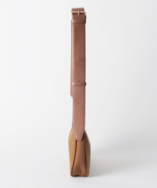 A part by（アパートバイ）の「ナイロン2WAYバッグ（ショルダーバッグ・レディース・レッド/キャメル/ブラック・FREE）」の22枚目の写真