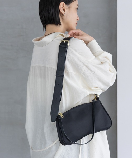 A part by（アパートバイ）の「ナイロン2WAYバッグ（ショルダーバッグ・レディース・レッド/キャメル/ブラック・FREE）」の4枚目の写真