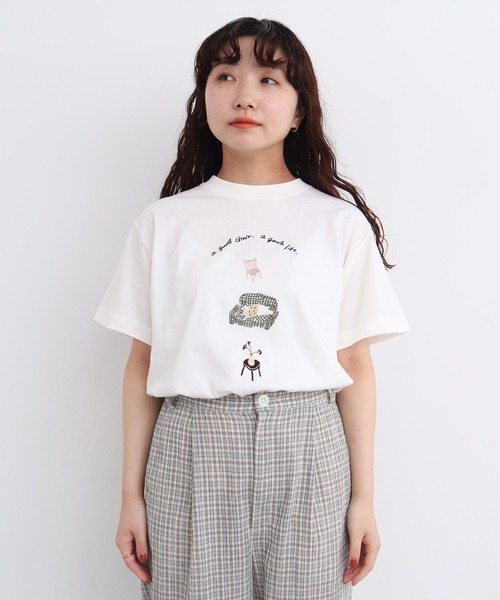 l'atelier du savon（アトリエドサボン）の「●イス生活　刺繍Tシャツ（Tシャツ/カットソー・レディース・オフホワイト/ホワイト・FREE）」の7枚目の写真