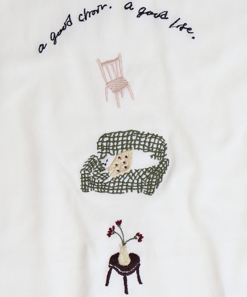 l'atelier du savon（アトリエドサボン）の「●イス生活　刺繍Tシャツ（Tシャツ/カットソー・レディース・オフホワイト/ホワイト・FREE）」の3枚目の写真
