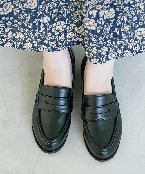 le.coeur blanc(ルクールブラン)の「《WEB限定アイテム》クッションソールコインローファー(ローファー・レディース・キャメル/ブラウン系その他3/ブラック・36/37/38/39)」の2枚目の写真