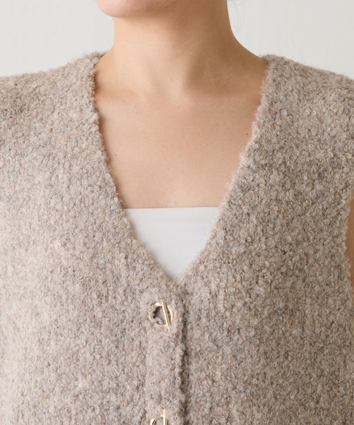 COLLAGE GALLARDAGALANTE（コラージュガリャルダガランテ）の「ブークレーメタルトグルベスト（ベスト・レディース・ベージュ/イエロー・FREE）」の17枚目の写真