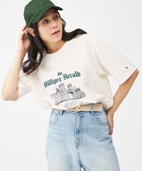 TOMMY HILFIGER(トミーヒルフィガー)の「ヘラルドスカイライングラフィックTシャツ(Tシャツ/カットソー・メンズ・ホワイト/ネイビー・LARGE/SMALL/MEDIUM/X-LARGE)」の5枚目の写真