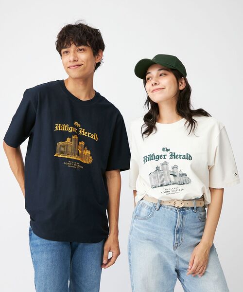 TOMMY HILFIGER(トミーヒルフィガー)の「ヘラルドスカイライングラフィックTシャツ(Tシャツ/カットソー・メンズ・ホワイト/ネイビー・LARGE/SMALL/MEDIUM/X-LARGE)」の14枚目の写真