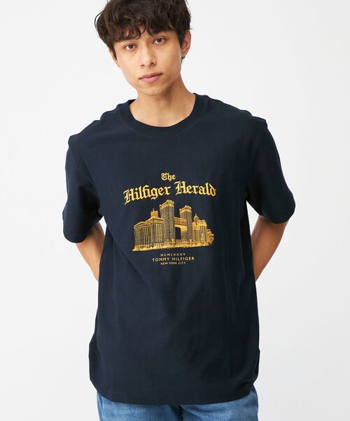 TOMMY HILFIGER(トミーヒルフィガー)の「ヘラルドスカイライングラフィックTシャツ(Tシャツ/カットソー・メンズ・ホワイト/ネイビー・LARGE/SMALL/MEDIUM/X-LARGE)」の16枚目の写真