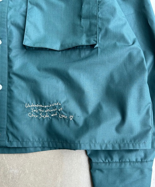 UNDERSTATEMENTs(アンダーステイトメント)の「【ユニセックス】ビッグポケットワンポイント刺繍ショートシャツ(シャツ/ブラウス・メンズ・グリーン/ブルー・LARGE/MEDIUM)」の18枚目の写真