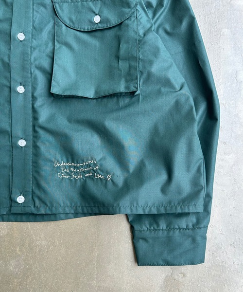UNDERSTATEMENTs(アンダーステイトメント)の「【ユニセックス】ビッグポケットワンポイント刺繍ショートシャツ(シャツ/ブラウス・メンズ・グリーン/ブルー・LARGE/MEDIUM)」の19枚目の写真
