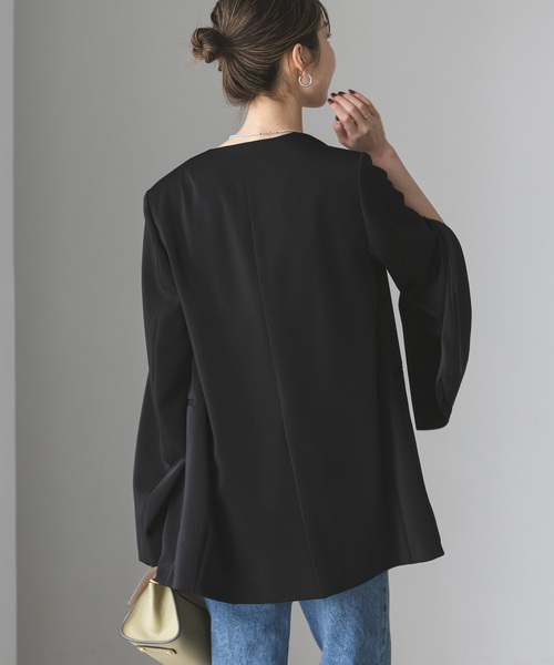 Noble（ノーブル）の「《追加2》スリーブスリットケープジャケット（ノーカラージャケット・レディース・ブラック/アイボリー・38/36）」の9枚目の写真