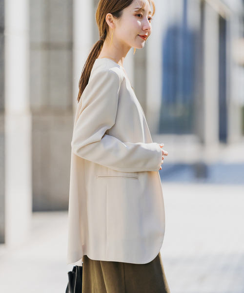 Noble（ノーブル）の「《追加2》スリーブスリットケープジャケット（ノーカラージャケット・レディース・ブラック/アイボリー・38/36）」の14枚目の写真