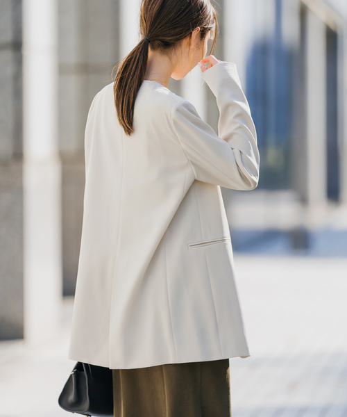 Noble（ノーブル）の「《追加2》スリーブスリットケープジャケット（ノーカラージャケット・レディース・ブラック/アイボリー・38/36）」の15枚目の写真