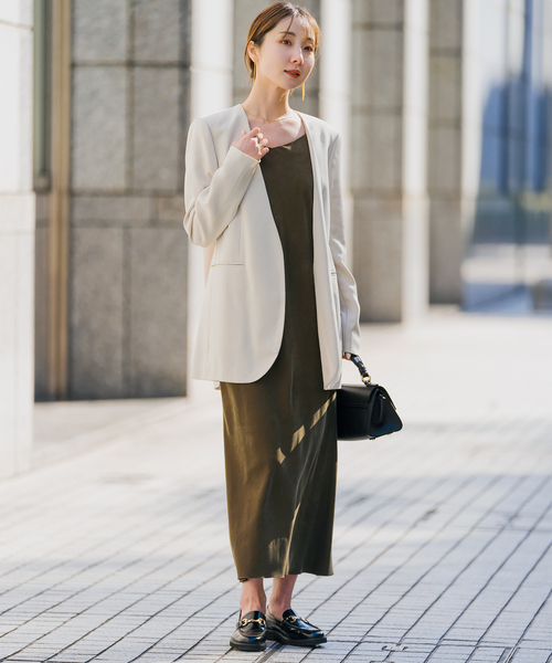 Noble（ノーブル）の「《追加2》スリーブスリットケープジャケット（ノーカラージャケット・レディース・ブラック/アイボリー・38/36）」の16枚目の写真