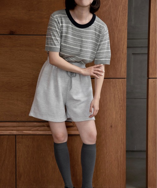 lawgy（ラウジー）の「random border rafu tops / ランダムボーダーラフトップス（Tシャツ/カットソー・レディース・ベージュ/グレー・FREE）」の14枚目の写真