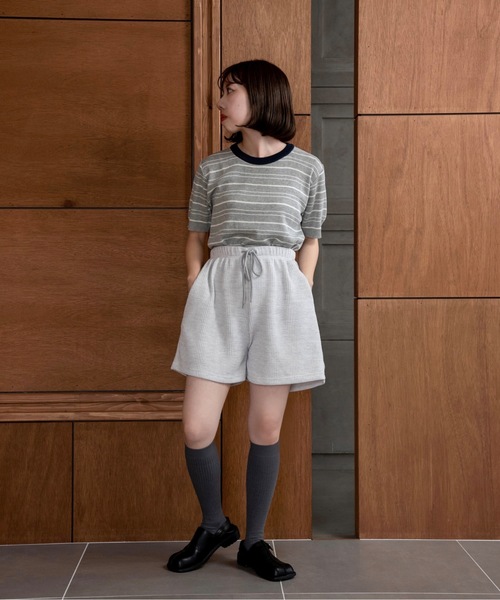 lawgy（ラウジー）の「random border rafu tops / ランダムボーダーラフトップス（Tシャツ/カットソー・レディース・ベージュ/グレー・FREE）」の13枚目の写真