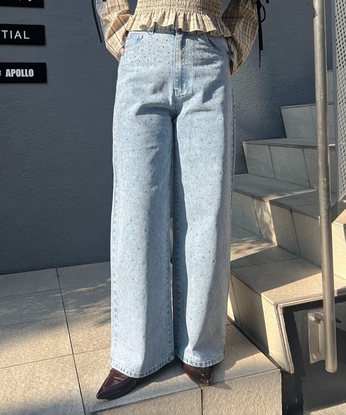 continuer de NICE CLAUP(コンティニューデナイスクラップ)の「【履くだけで一目置かれる存在に!】ストーン付デニムパンツ(デニムパンツ・レディース・ブルー系その他/ブラック/ブルー・LARGE/MEDIUM)」の7枚目の写真