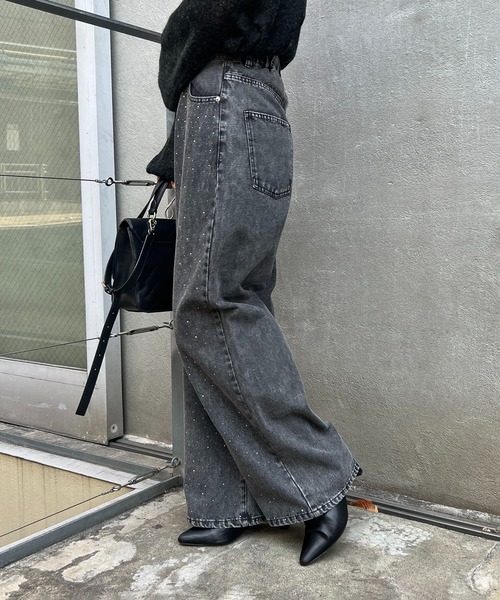 continuer de NICE CLAUP(コンティニューデナイスクラップ)の「【履くだけで一目置かれる存在に!】ストーン付デニムパンツ(デニムパンツ・レディース・ブルー系その他/ブラック/ブルー・LARGE/MEDIUM)」の13枚目の写真