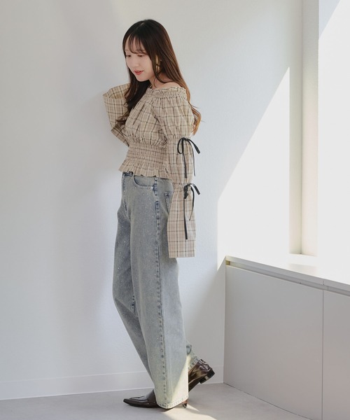 continuer de NICE CLAUP(コンティニューデナイスクラップ)の「【履くだけで一目置かれる存在に!】ストーン付デニムパンツ(デニムパンツ・レディース・ブルー系その他/ブラック/ブルー・LARGE/MEDIUM)」の17枚目の写真