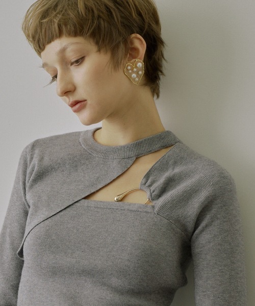 VIOLETTA（ヴィオレッタ）の「アシンメトリーデザインスリットニットトップス（ニット/セーター・レディース・ミント/グレー/オフホワイト/ブラック・FREE）」の3枚目の写真