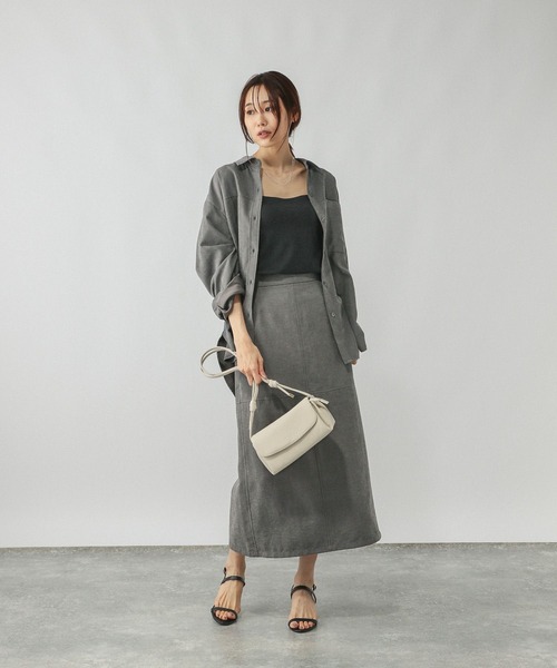 GLOBAL WORK(グローバルワーク)の「ピーチサテンIラインスカート/580803(スカート・レディース・スミクロ/キャメル/グレイッシュベージュ・LARGE/MEDIUM)」の6枚目の写真