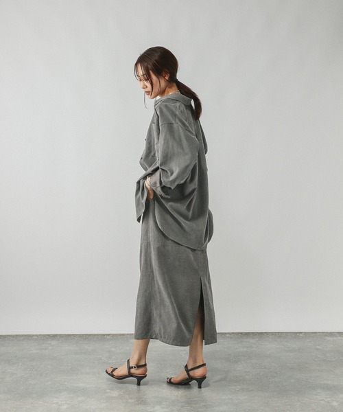 GLOBAL WORK(グローバルワーク)の「ピーチサテンIラインスカート/580803(スカート・レディース・スミクロ/キャメル/グレイッシュベージュ・LARGE/MEDIUM)」の7枚目の写真