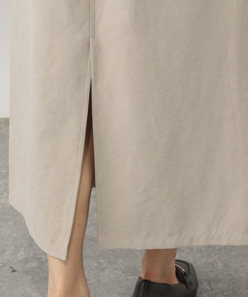 GLOBAL WORK(グローバルワーク)の「ピーチサテンIラインスカート/580803(スカート・レディース・スミクロ/キャメル/グレイッシュベージュ・LARGE/MEDIUM)」の9枚目の写真