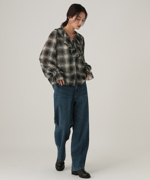 Elura（エルーラ）の「フリルチェックブラウス/605969（シャツ/ブラウス・レディース・ブラック/ネイビー/ベージュ/ドット・FREE）」の5枚目の写真