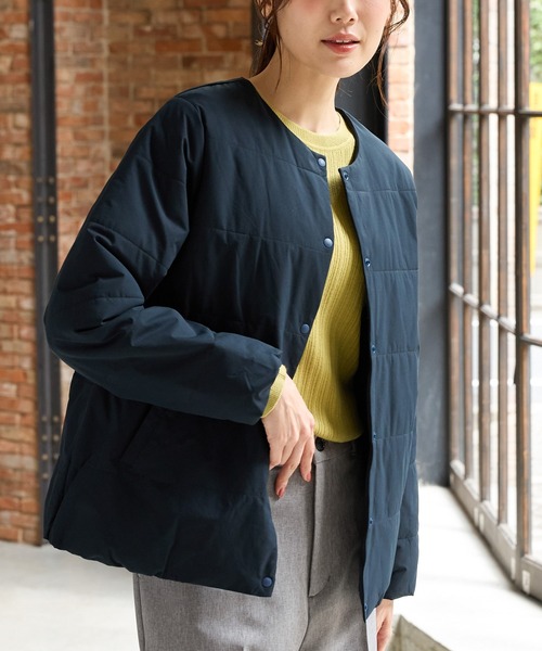 Honeys(ハニーズ)の「【非フッ素撥水加工】ノーカラーライトブルゾン(ブルゾン・レディース・ライトカーキ/ネイビー/ブラック/アイボリー・S/M/LL/L)」の4枚目の写真