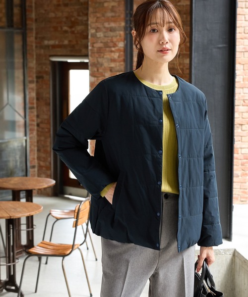 Honeys(ハニーズ)の「【非フッ素撥水加工】ノーカラーライトブルゾン(ブルゾン・レディース・ライトカーキ/ネイビー/ブラック/アイボリー・S/M/LL/L)」の15枚目の写真