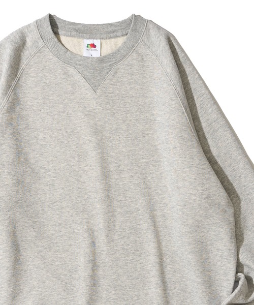 FRUIT OF THE LOOM（フルーツオブザルーム）の「【FRUIT OF THE LOOM / フルーツオブザルーム】BASIC SWEAT SHIRT　/ クルーネック スウェット（スウェット・レディース・ネイビー/アイボリー/ブラック/グレー・MEDIUM/LARGE/X-LARGE）」の4枚目の写真