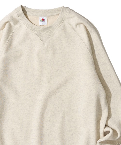 FRUIT OF THE LOOM（フルーツオブザルーム）の「【FRUIT OF THE LOOM / フルーツオブザルーム】BASIC SWEAT SHIRT　/ クルーネック スウェット（スウェット・レディース・ネイビー/アイボリー/ブラック/グレー・MEDIUM/LARGE/X-LARGE）」の2枚目の写真