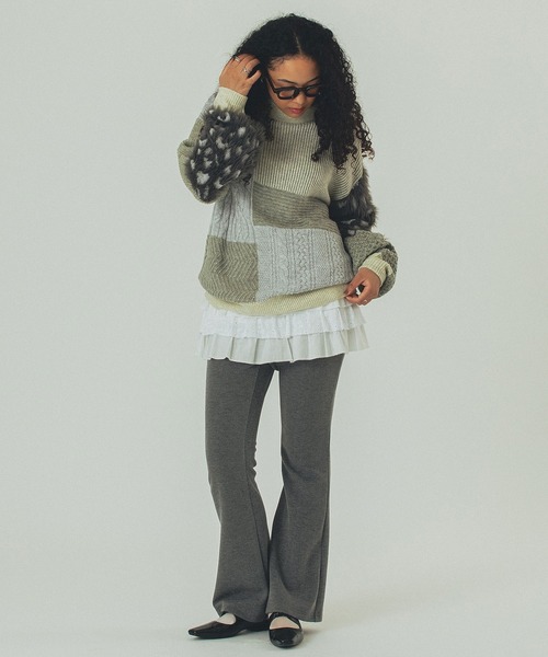 ROSE BUD(ローズバッド)の「CUT FLARE PANTS(その他パンツ・レディース・ブラック/グレー・S/M)」の8枚目の写真