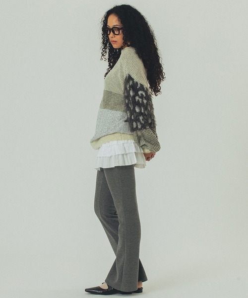 ROSE BUD(ローズバッド)の「CUT FLARE PANTS(その他パンツ・レディース・ブラック/グレー・S/M)」の11枚目の写真