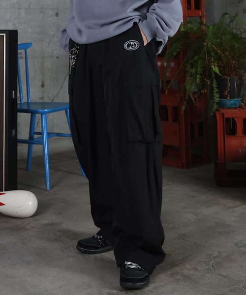 ILL'S（イルズ）の「AW キーリングループ ワンポイント ナイロンワイドカーゴパンツ ユニセックス 【ILL'S】（カーゴパンツ・メンズ・ネイビー/ブラック/グレー・M/L）」の8枚目の写真