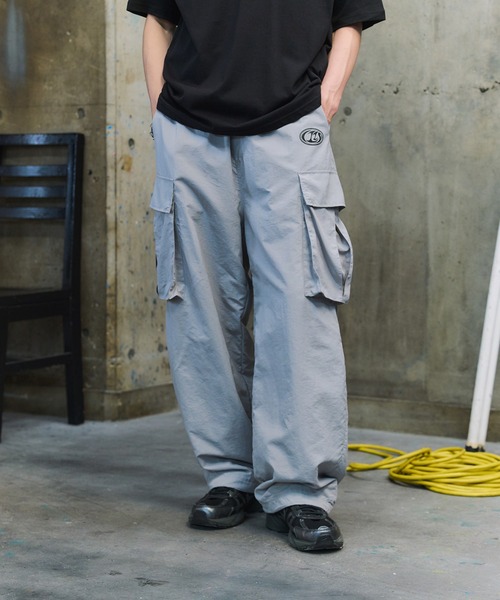 ILL'S(イルズ)の「キーリングループ ワンポイント ナイロンワイドカーゴパンツ ユニセックス(カーゴパンツ・メンズ・ネイビー/ブラック/グレー・M/L)」の18枚目の写真