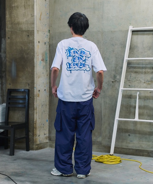 ILL'S(イルズ)の「キーリングループ ワンポイント ナイロンワイドカーゴパンツ ユニセックス(カーゴパンツ・メンズ・ネイビー/ブラック/グレー・M/L)」の9枚目の写真