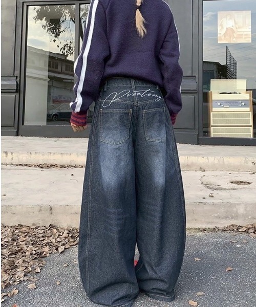 VIBGYOR（ヴィブジョー）の「【LAMPOON】ヒップ刺繍バギーデニムパンツ（デニムパンツ・レディース・ブルー・SMALL/MEDIUM/LARGE）」の4枚目の写真