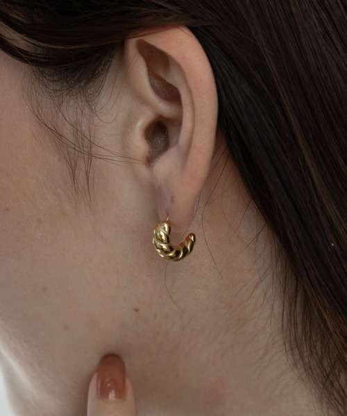 abaskdesign(アバスクデザイン)の「金属アレルギー対応 ぷっくりラウンドピアス(ピアス(両耳用)・レディース・シルバー/ゴールド・FREE)」の5枚目の写真
