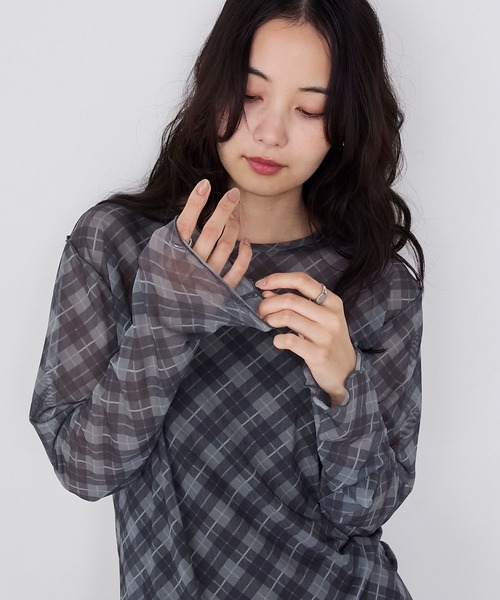 forksy.(フォルクシー)の「【forksy.】バイアスチェックシアーメロー長袖トップス(Tシャツ/カットソー・レディース・ブラック系/ブラウン系/ホワイト系・FREE)」の19枚目の写真