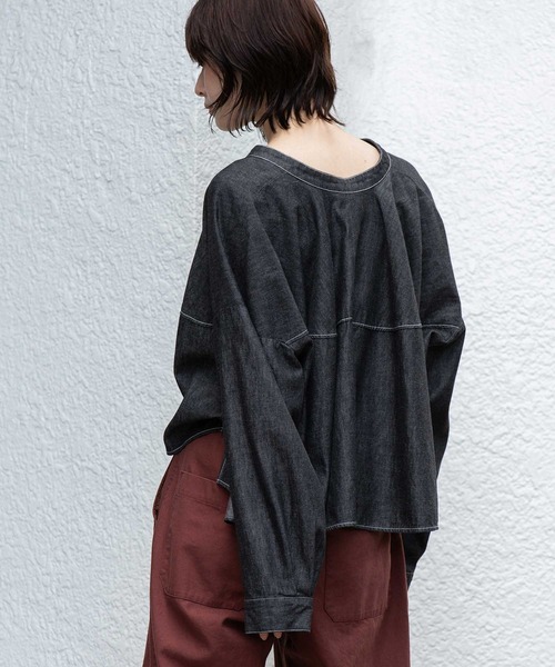 Munich(ミューニック)の「6ozスラブデニム2wayクロップドシャツ(シャツ/ブラウス・レディース・ブラック/ライトグレー/インディゴブルー・FREE)」の22枚目の写真