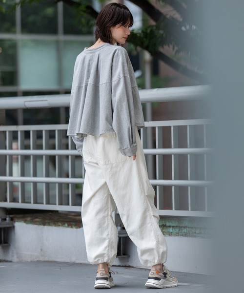 Munich(ミューニック)の「6ozスラブデニム2wayクロップドシャツ(シャツ/ブラウス・レディース・ブラック/ライトグレー/インディゴブルー・FREE)」の11枚目の写真